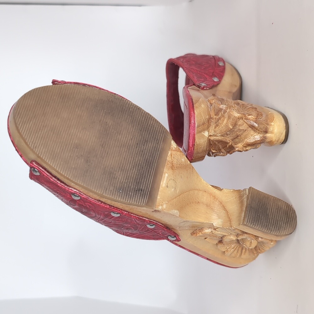 Lucky Brand Red Floral Tooled Leather Slip-On Clogs with Carved Wood Heel - Picture 10 of 11